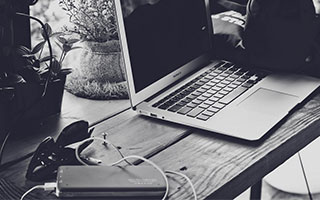 从三万封树洞来信中，我看到的婚姻、情感和女性觉醒 ｜ 正午